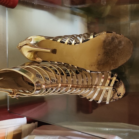 Steve Madden Gold Strappy ladies shoes - Picture 3 of 4